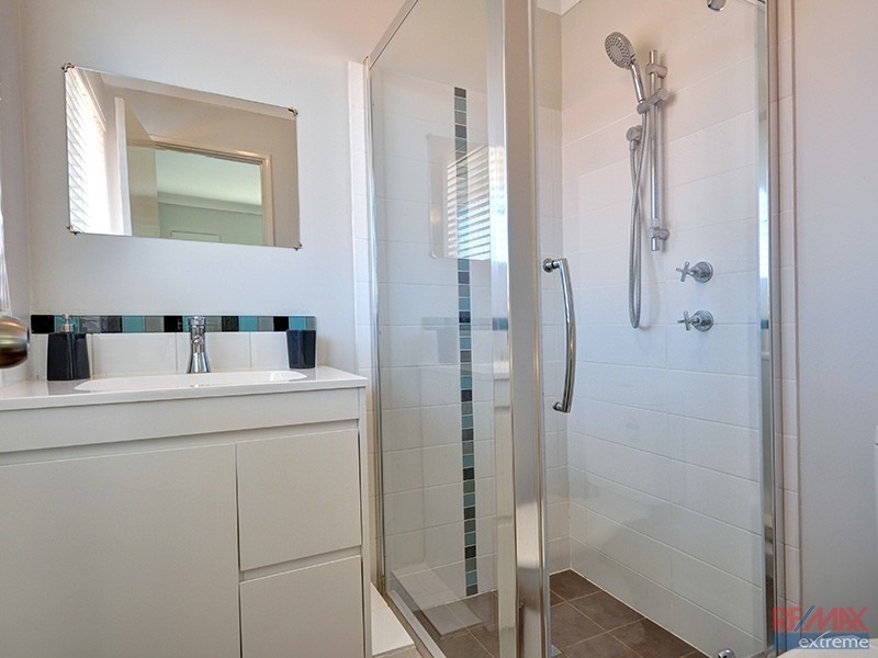 9 Darvel Close, Kinross WA 6028