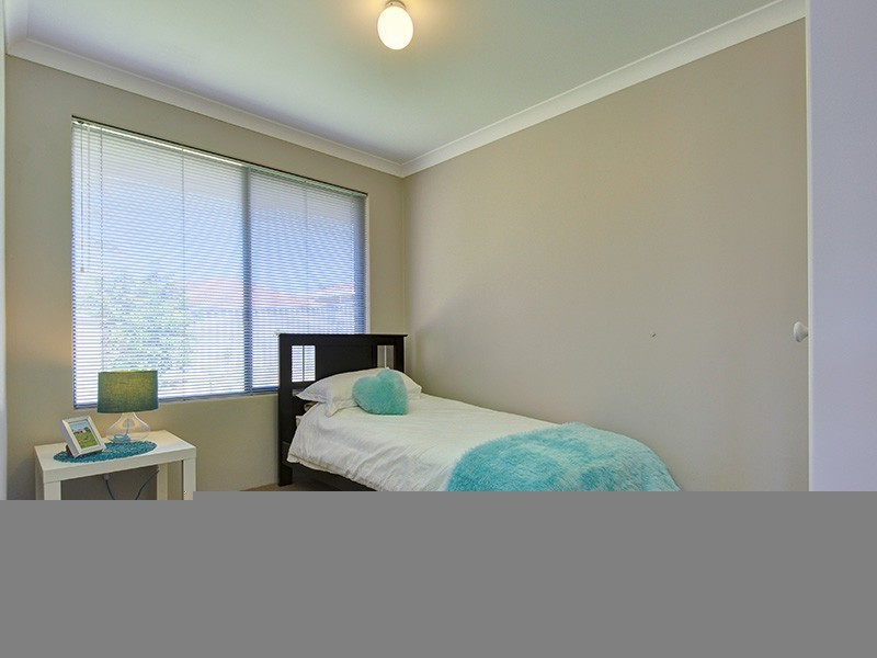 9 Darvel Close, Kinross WA 6028