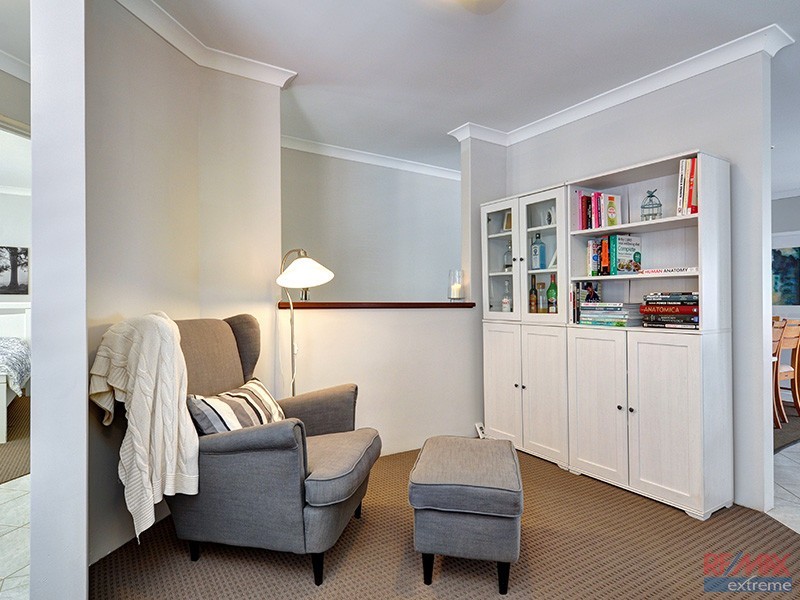 9 Darvel Close, Kinross WA 6028