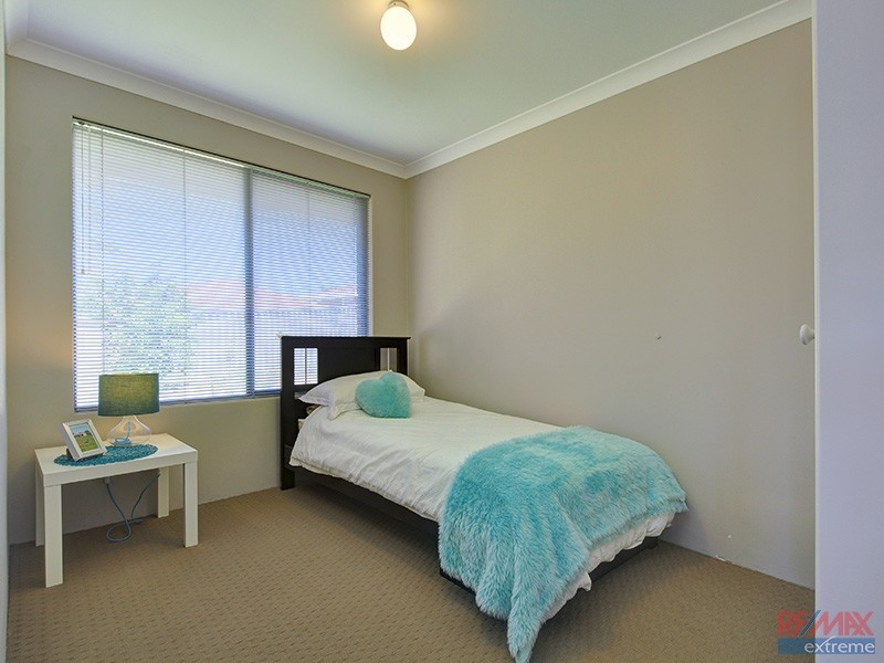 9 Darvel Close, Kinross WA 6028