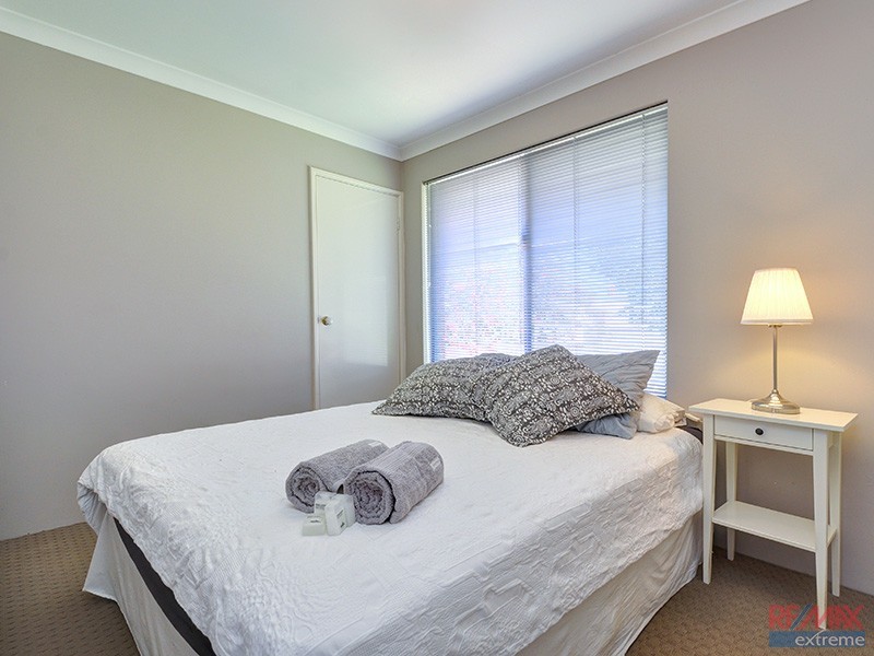 9 Darvel Close, Kinross WA 6028