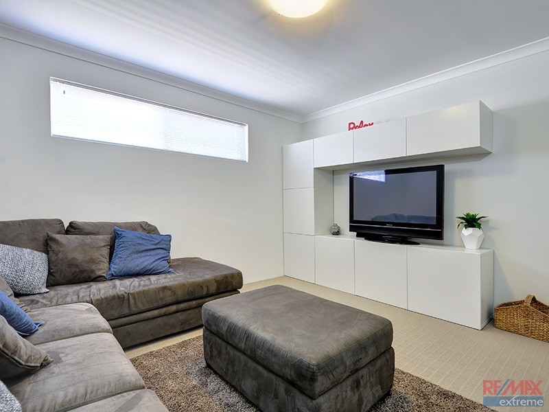 23 Merlot Way, Pearsall WA 6065