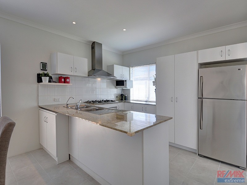 23 Merlot Way, Pearsall WA 6065