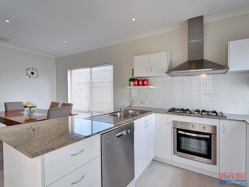 23 Merlot Way, Pearsall WA 6065