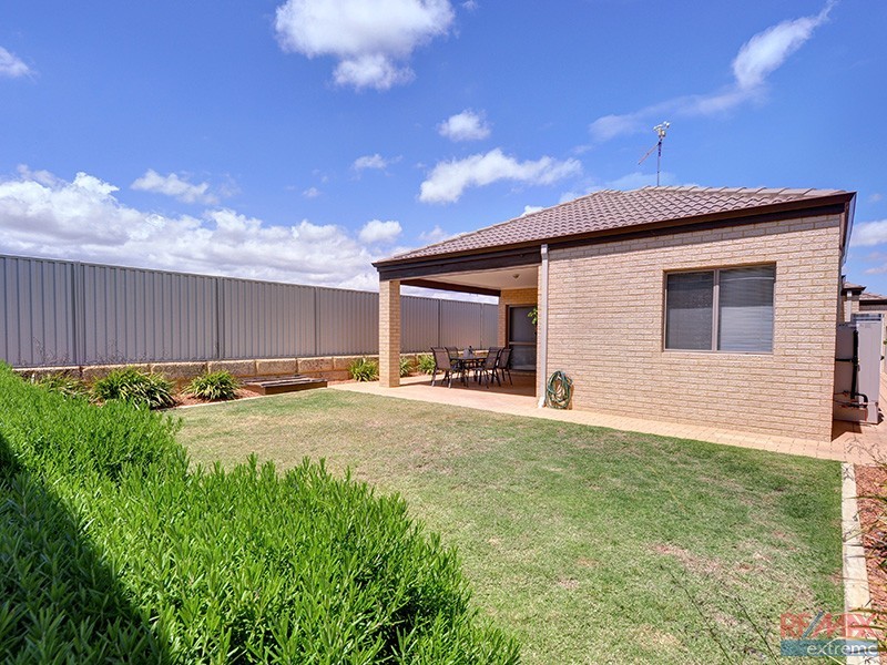 23 Merlot Way, Pearsall WA 6065