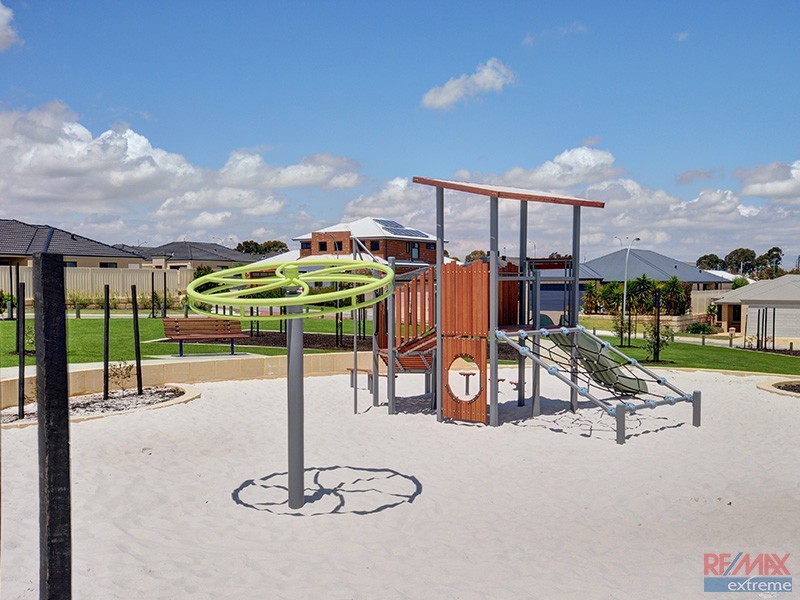 23 Merlot Way, Pearsall WA 6065