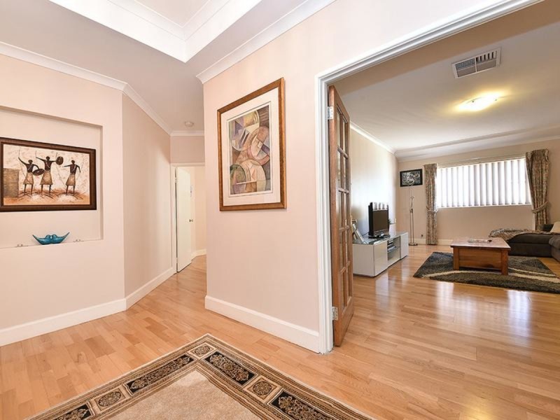 8 Archimedes Crescent, Tapping WA 6065