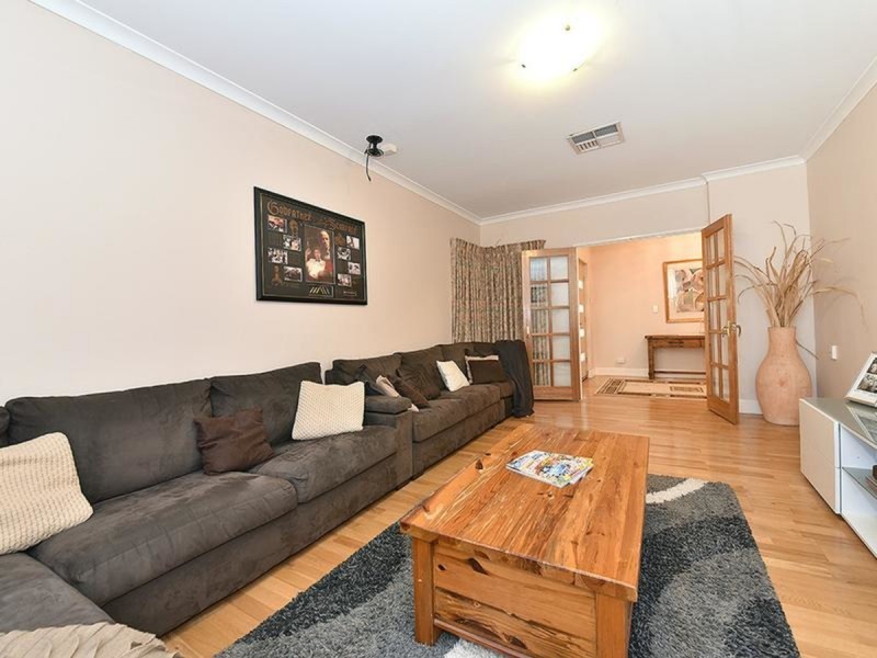 8 Archimedes Crescent, Tapping WA 6065