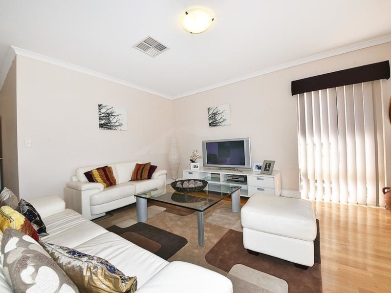 8 Archimedes Crescent, Tapping WA 6065