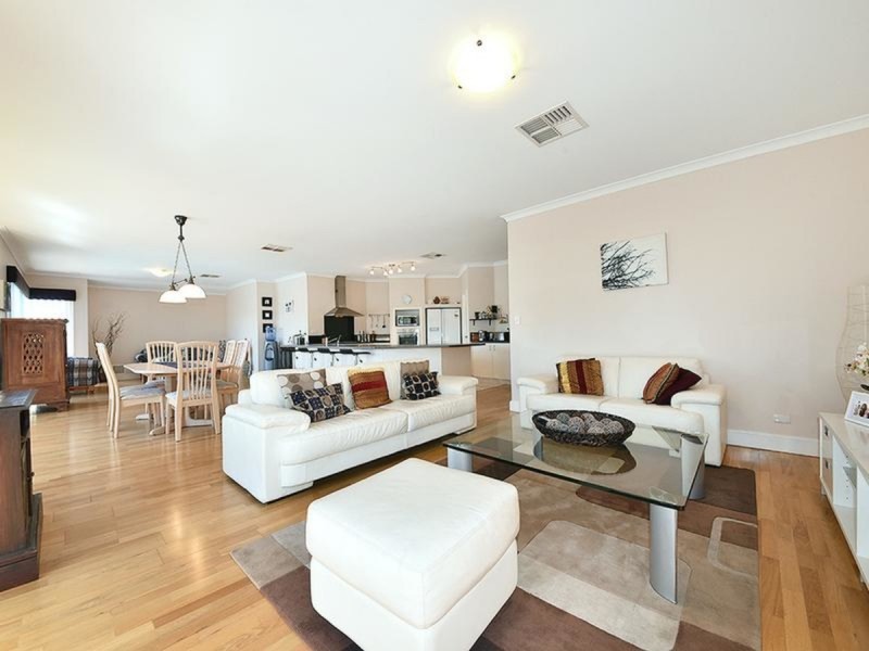 8 Archimedes Crescent, Tapping WA 6065