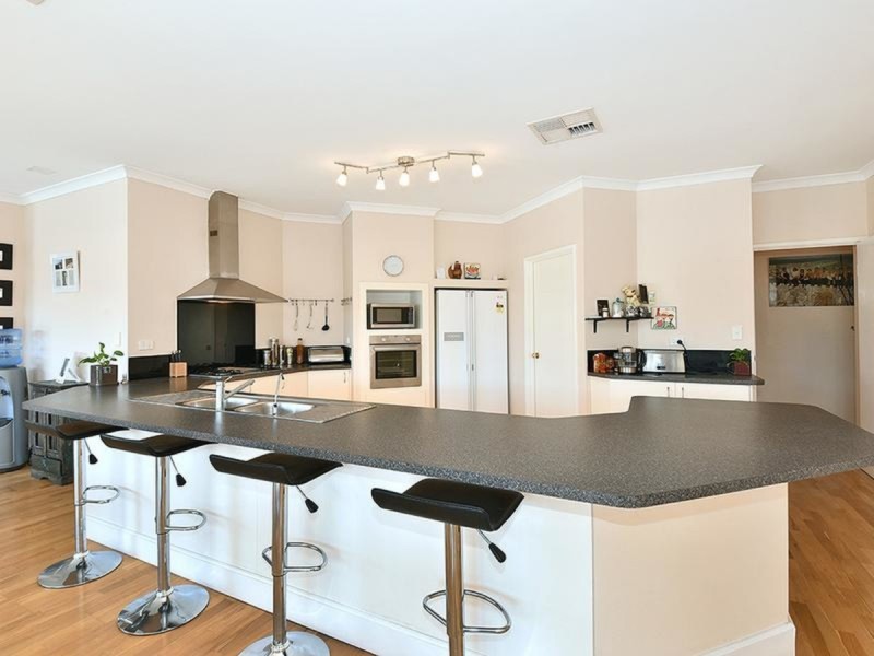 8 Archimedes Crescent, Tapping WA 6065