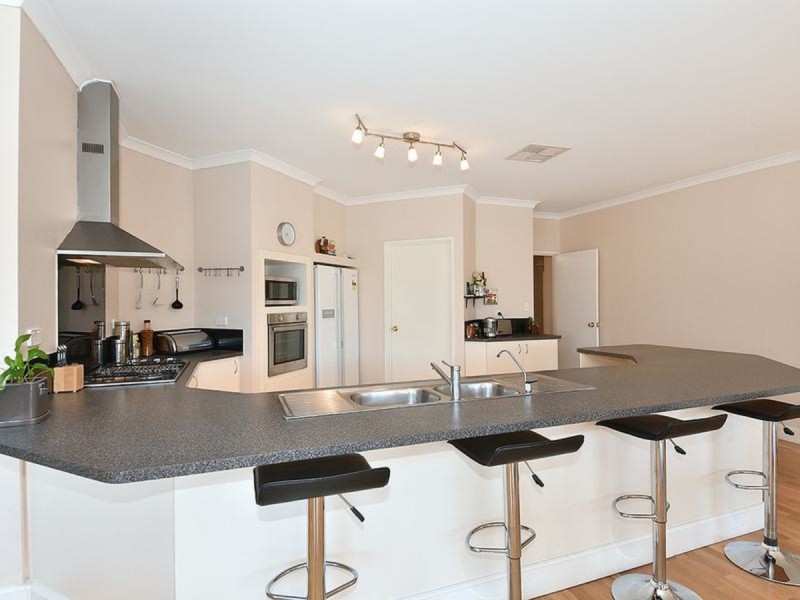 8 Archimedes Crescent, Tapping WA 6065