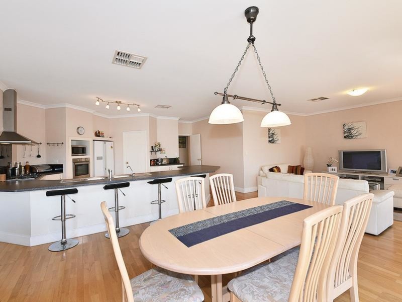 8 Archimedes Crescent, Tapping WA 6065