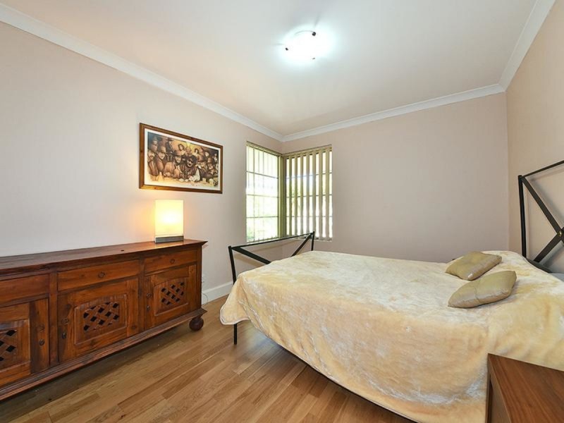 8 Archimedes Crescent, Tapping WA 6065