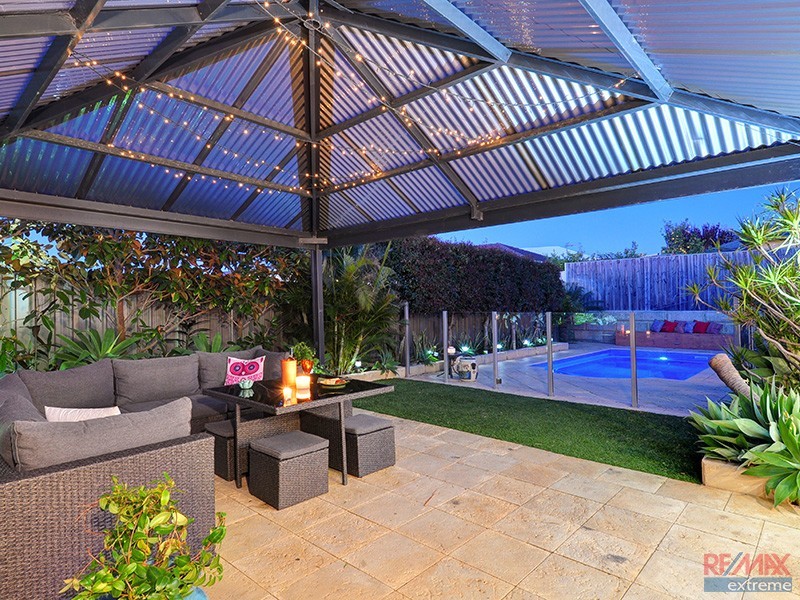 18 Chartwell Bend, Hocking WA 6065