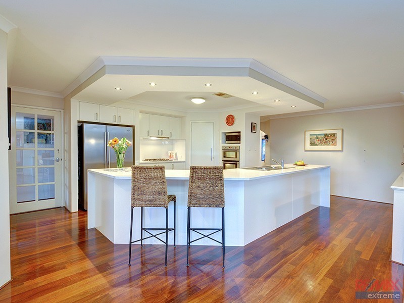 18 Chartwell Bend, Hocking WA 6065