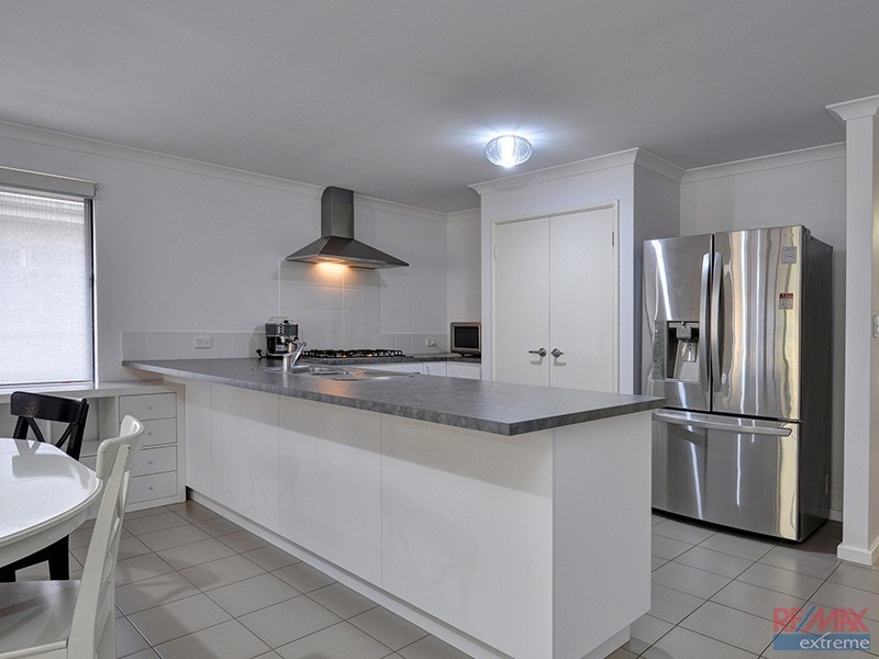 3 Cabernet Loop, Pearsall WA 6065