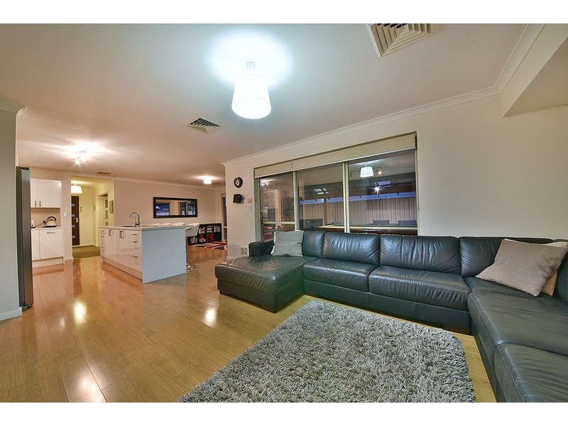 29 Woodbine Loop, Tapping WA 6065