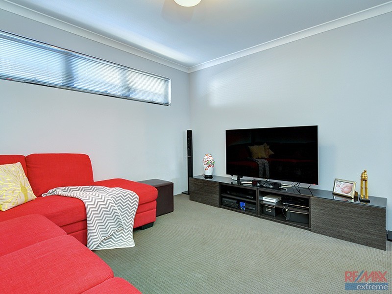 15 Cabernet Loop, Pearsall WA 6065