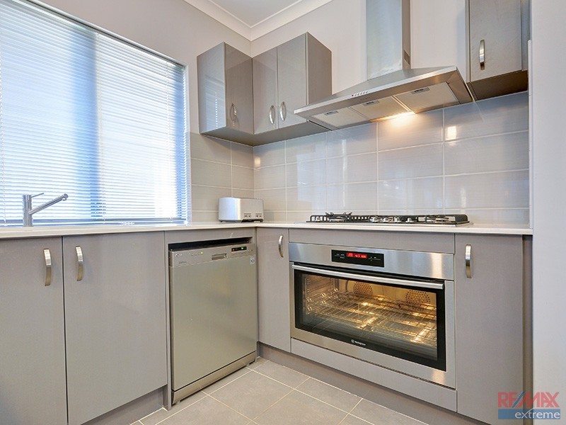 15 Cabernet Loop, Pearsall WA 6065