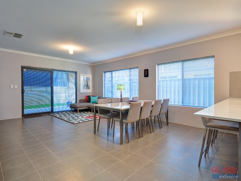 15 Cabernet Loop, Pearsall WA 6065