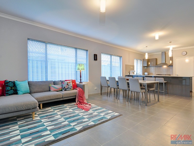 15 Cabernet Loop, Pearsall WA 6065