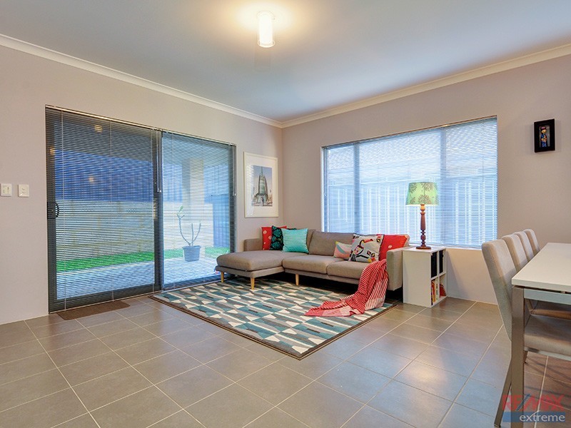 15 Cabernet Loop, Pearsall WA 6065