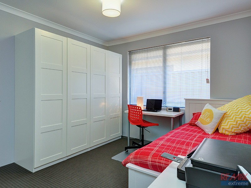 15 Cabernet Loop, Pearsall WA 6065