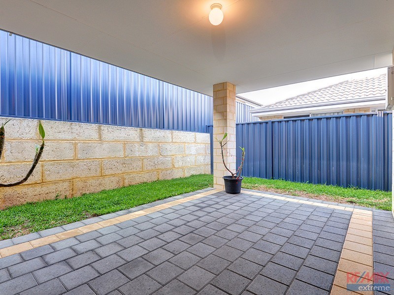 15 Cabernet Loop, Pearsall WA 6065