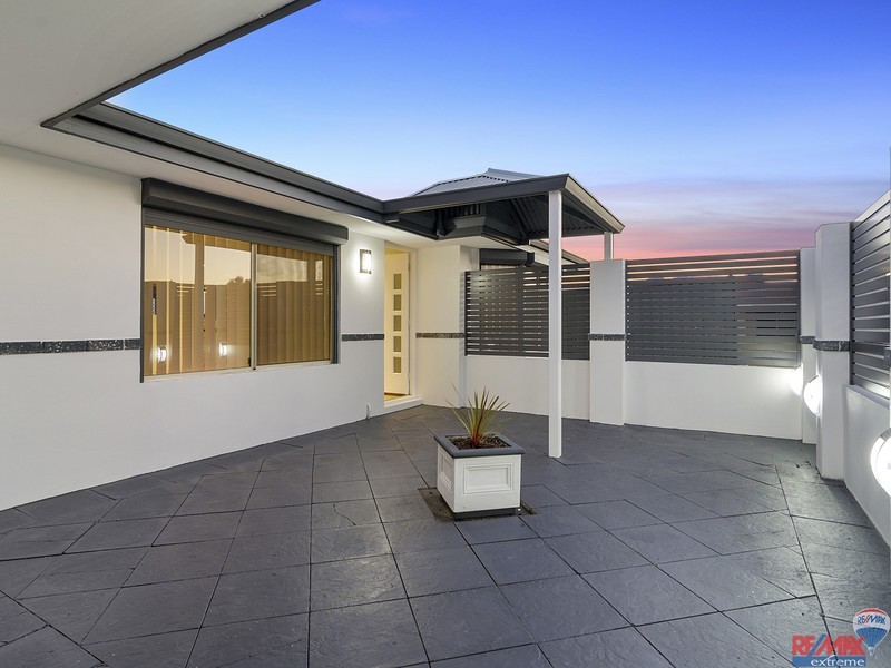 2 Brake Court, Banksia Grove WA 6031