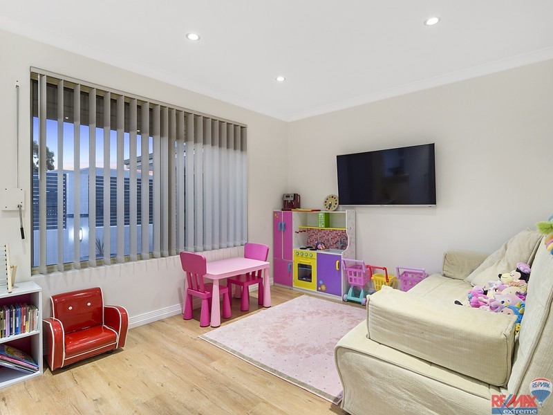 2 Brake Court, Banksia Grove WA 6031