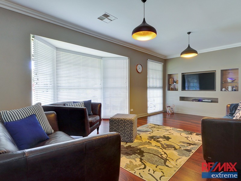 45 Dallas Crescent, Wanneroo WA 6065