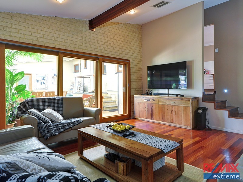 45 Dallas Crescent, Wanneroo WA 6065