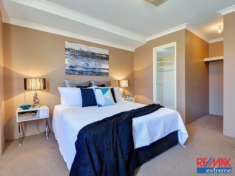 4 Kensington Way, Pearsall WA 6065