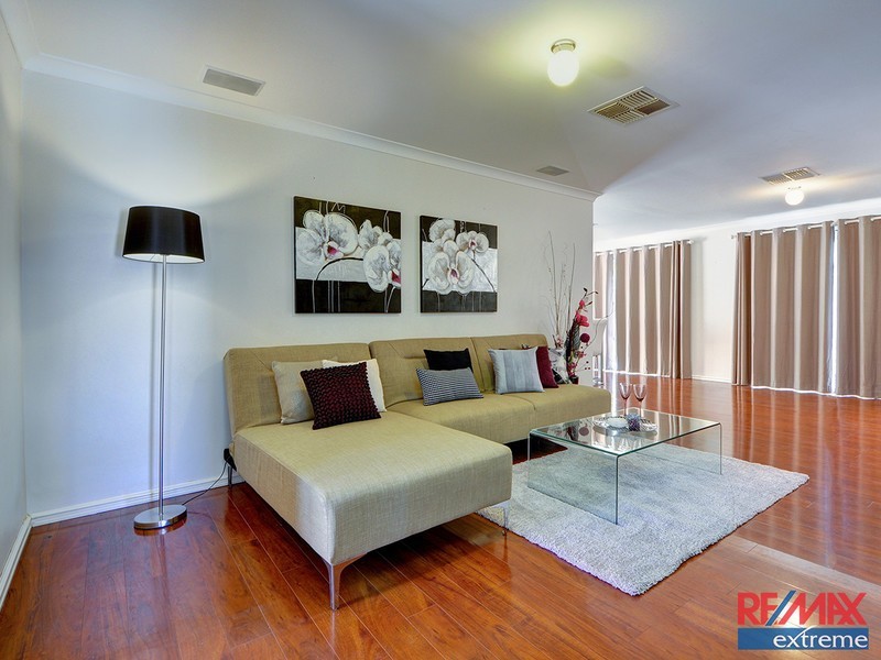 4 Kensington Way, Pearsall WA 6065