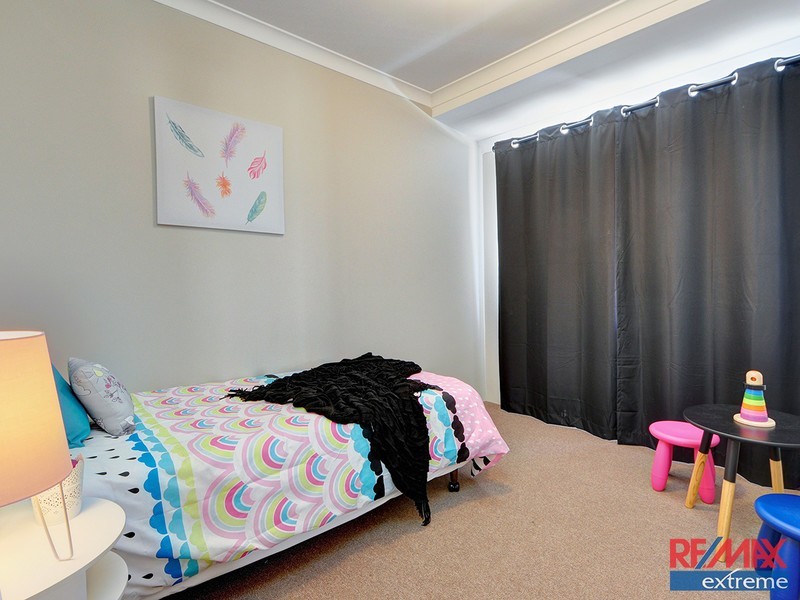 4 Kensington Way, Pearsall WA 6065