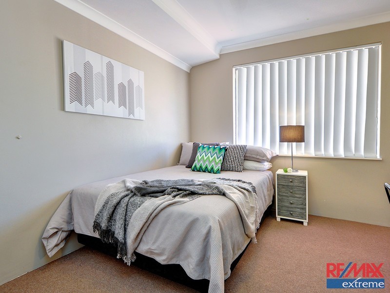 4 Kensington Way, Pearsall WA 6065