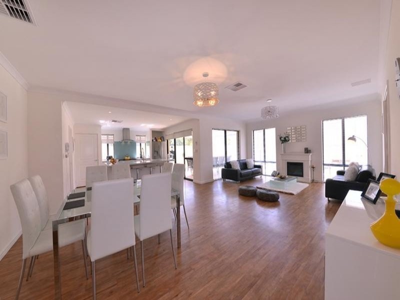 16 Basico Avenue, Sinagra WA 6065