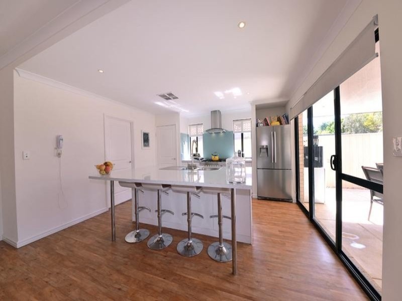 16 Basico Avenue, Sinagra WA 6065