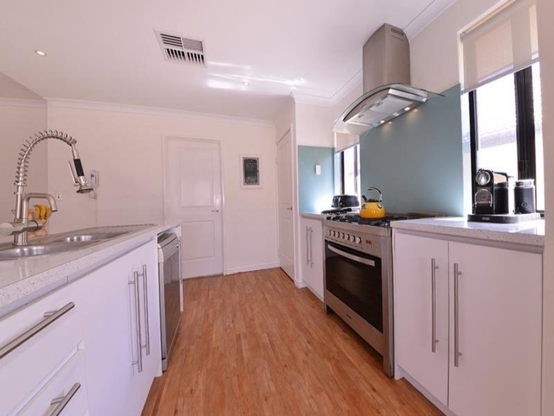 16 Basico Avenue, Sinagra WA 6065