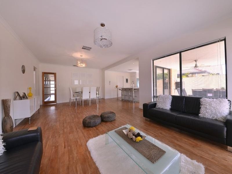 16 Basico Avenue, Sinagra WA 6065