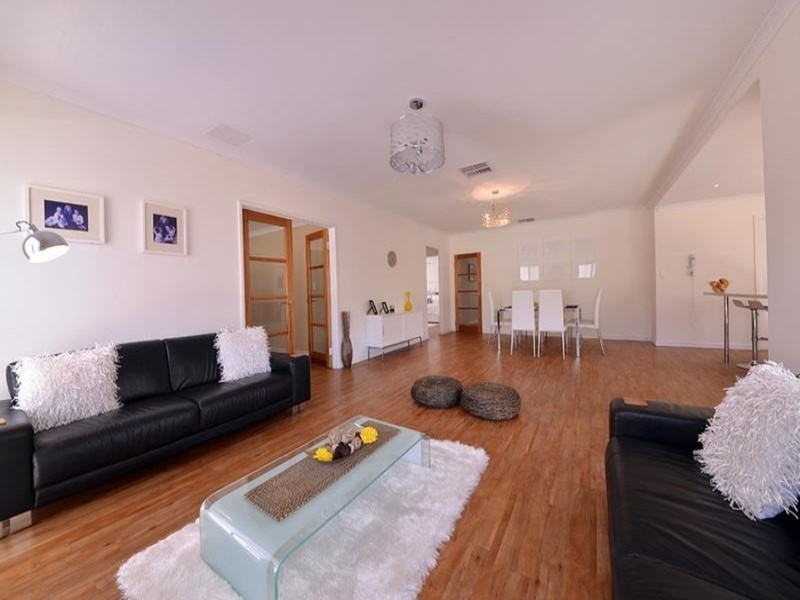 16 Basico Avenue, Sinagra WA 6065