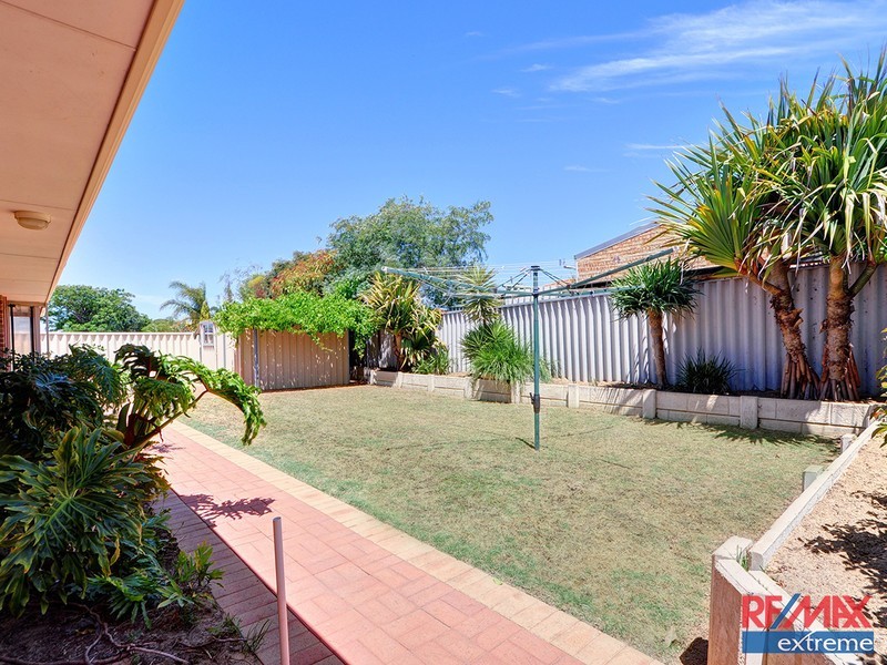 35 Cadoux Loop, Hocking WA 6065