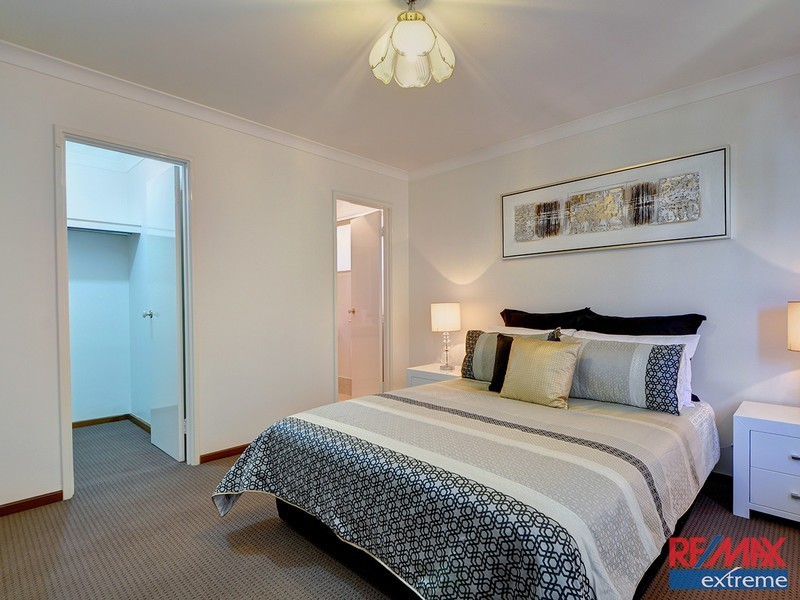 35 Cadoux Loop, Hocking WA 6065