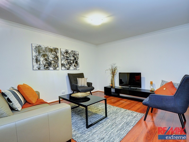 35 Cadoux Loop, Hocking WA 6065