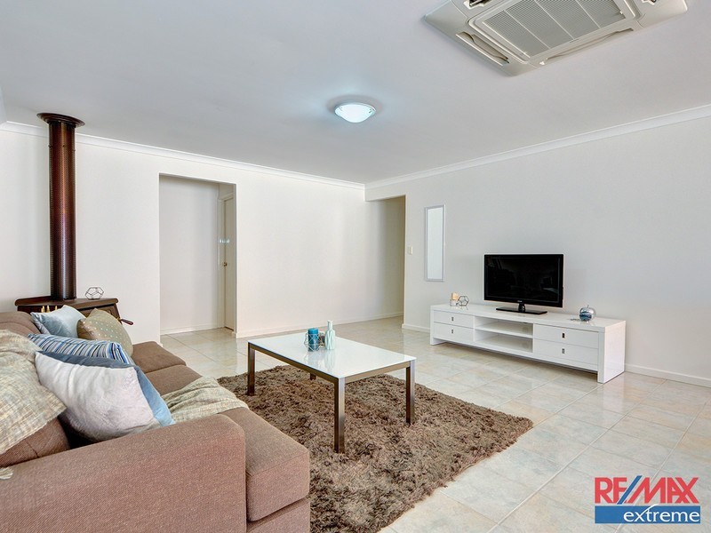 35 Cadoux Loop, Hocking WA 6065