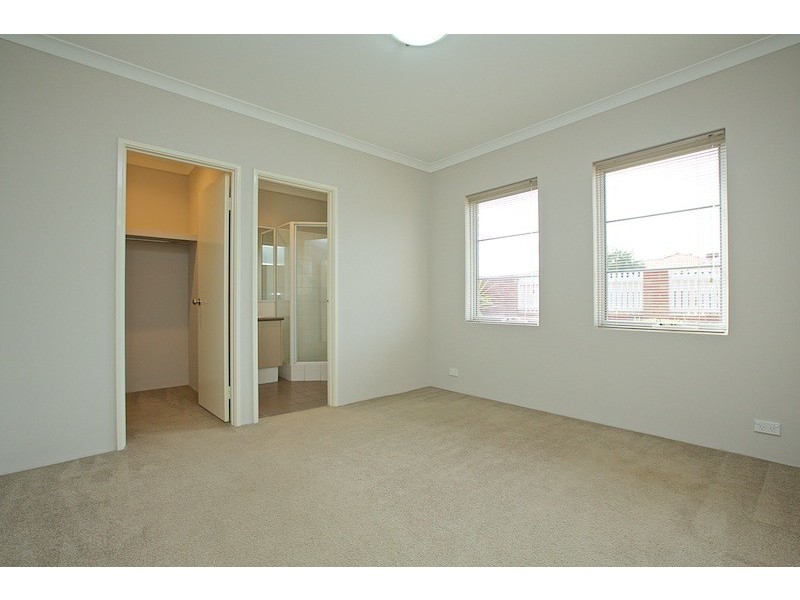 23 Siderno Rise, Hocking WA 6065