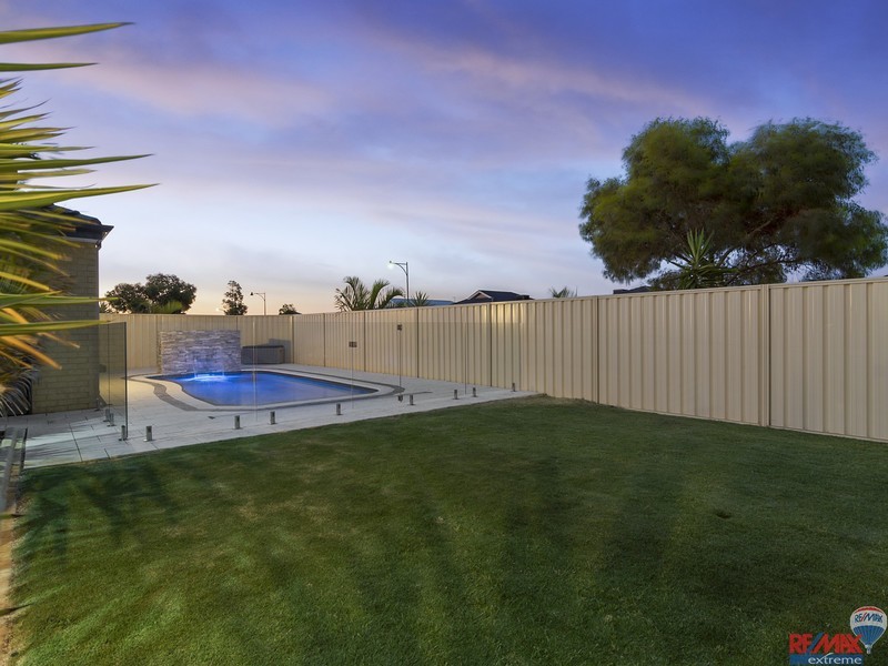 1 Fineview Crescent, Carramar WA 6031