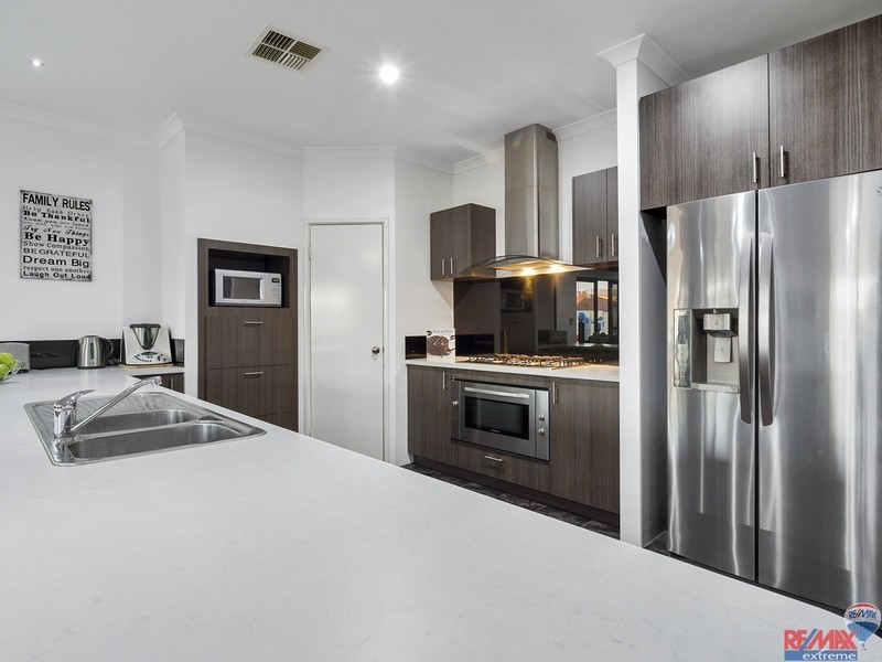 1 Fineview Crescent, Carramar WA 6031