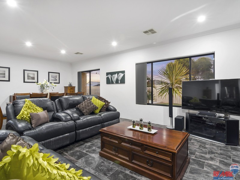 1 Fineview Crescent, Carramar WA 6031